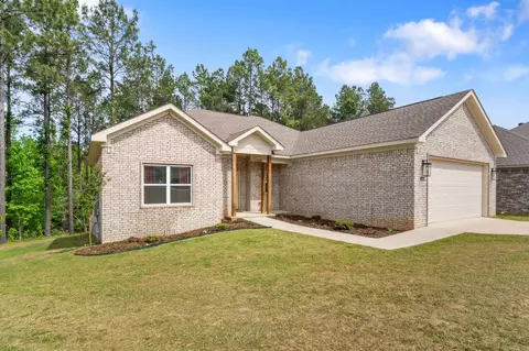 18508 Parkway Pines Dr, Bauxite, AR 72011