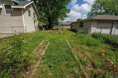Exterior - 404 W Curran St, Des Arc, AR 72040 photo 7 of 7
