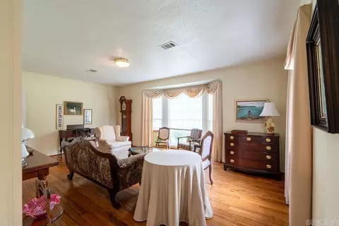 Living - 404 W Curran St, Des Arc, AR 72040 photo 3 of 8