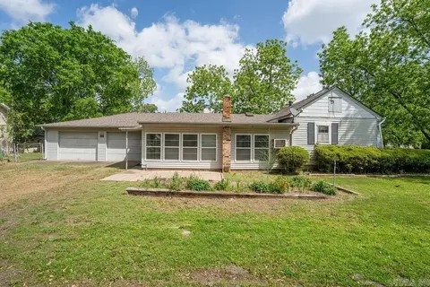 Exterior - 404 W Curran St, Des Arc, AR 72040 photo 4 of 7