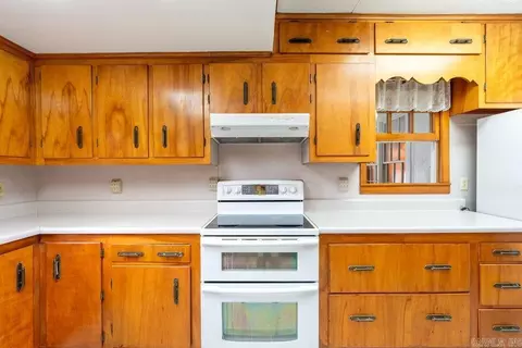 Kitchen - 404 W Curran St, Des Arc, AR 72040 photo 5 of 5