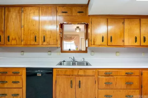 Kitchen - 404 W Curran St, Des Arc, AR 72040 photo 4 of 5