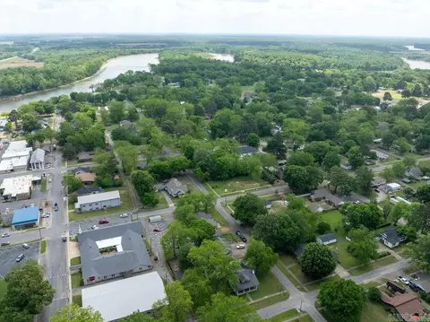 View/Area - 404 W Curran St, Des Arc, AR 72040 photo 3 of 5
