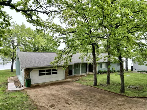 9 Keosauqua Dr, Cherokee Village, AR 72529