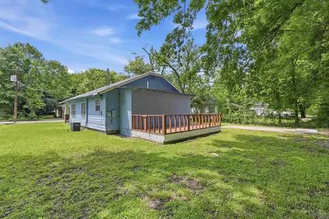 Exterior - 1828 Johnston Ave, Conway, AR 72034 photo 4 of 8