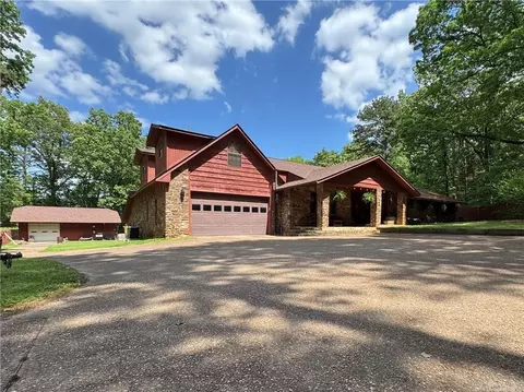 10109 White Oak Ln, Dardanelle, AR 72834
