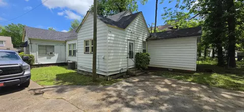 Exterior - 1818 S Olive St, Pine Bluff, AR 71603 photo 2 of 3