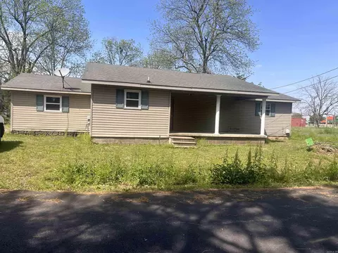 209 S 2nd St, Marmaduke, AR 72443