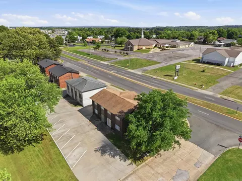 1900 Dave Ward, Conway, AR 72034