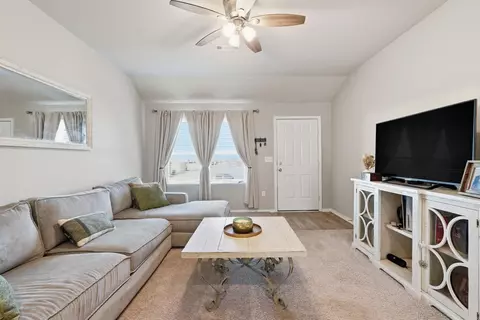 Living - 8 Spring Ridge Ln, Conway, AR 72032 photo 2 of 3