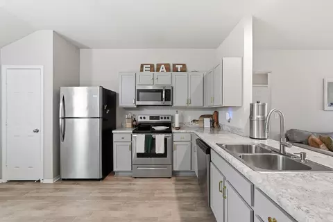 Kitchen - 8 Spring Ridge Ln, Conway, AR 72032 photo 1 of 3