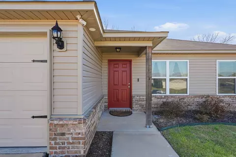 Exterior - 8 Spring Ridge Ln, Conway, AR 72032 photo 3 of 7