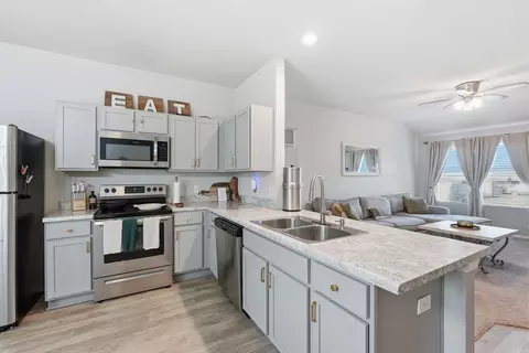 Kitchen - 8 Spring Ridge Ln, Conway, AR 72032 photo 3 of 3