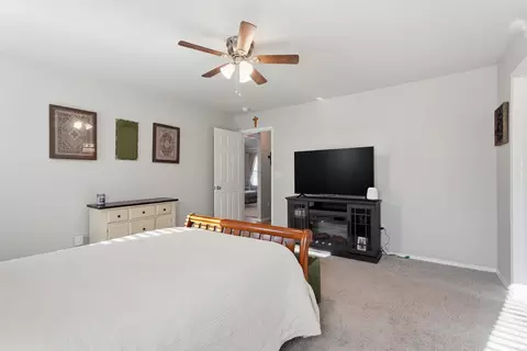 Bedroom - 8 Spring Ridge Ln, Conway, AR 72032 photo 2 of 4