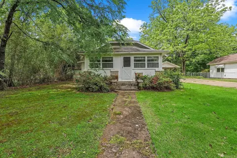 255 W Elm St, Mount Ida, AR 71957