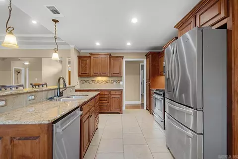 Kitchen - 3018 Dapple Gray, Benton, AR 72015 photo 4 of 5