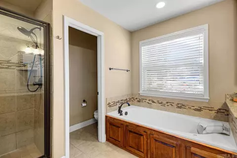 Bath - 3018 Dapple Gray, Benton, AR 72015 photo 2 of 4