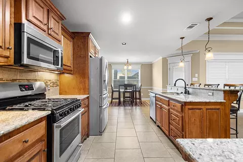 Kitchen - 3018 Dapple Gray, Benton, AR 72015 photo 3 of 5
