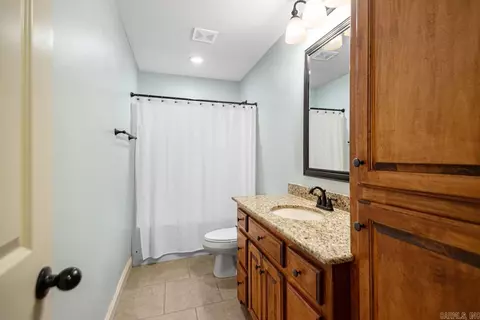 Bath - 3018 Dapple Gray, Benton, AR 72015 photo 4 of 4