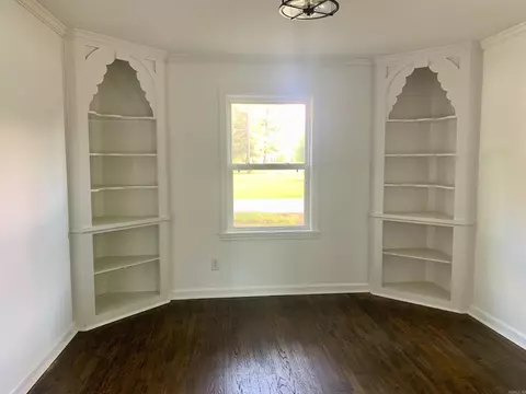 Living - 3419 S Olive St, Pine Bluff, AR 71601 photo 2 of 3