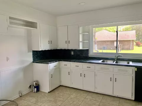 Kitchen - 3419 S Olive St, Pine Bluff, AR 71601 photo 2 of 3