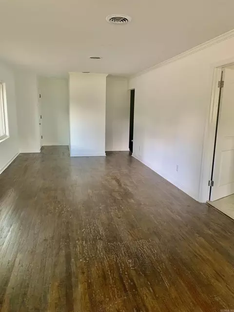 Living - 3419 S Olive St, Pine Bluff, AR 71601 photo 3 of 3