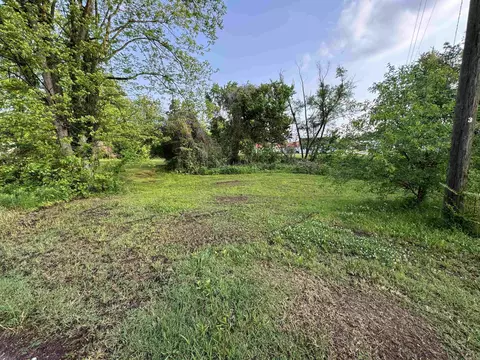 333 Kay St, Piggott, AR 72454