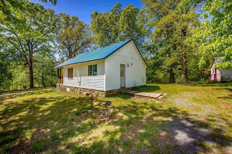 Exterior - 603 Razorback Dr, Clinton, AR 72031 photo 2 of 6
