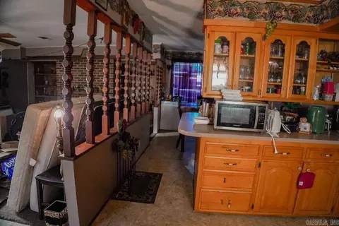 Entry Way - 4202 Ryburn Rd, Pine Bluff, AR 71603 photo 3 of 3