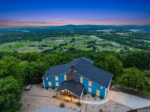896 Mt Riante Rd, Hot Springs, AR 71913