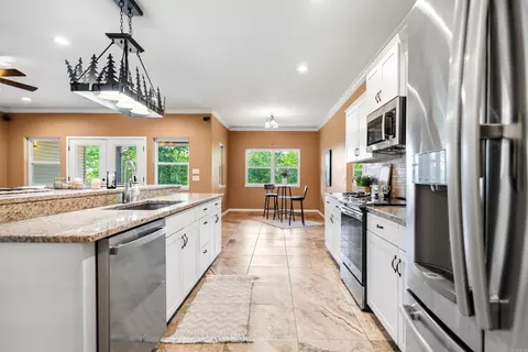 Kitchen - 140 W Hawkview Pl, Royal, AR 71968 photo 6 of 7