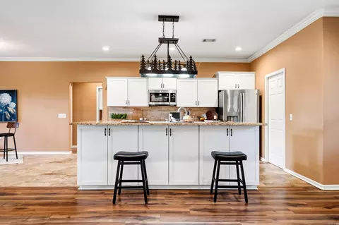 Kitchen - 140 W Hawkview Pl, Royal, AR 71968 photo 1 of 7