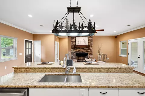 Kitchen - 140 W Hawkview Pl, Royal, AR 71968 photo 7 of 7