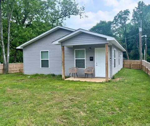 1733 Caddo St, Arkadelphia, AR 71923