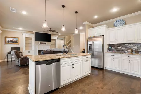 Kitchen - 6263 Alan Dr, Jonesboro, AR 72404 photo 4 of 4