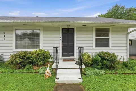 626 W Maple St, Benton, AR 72015 photo 2