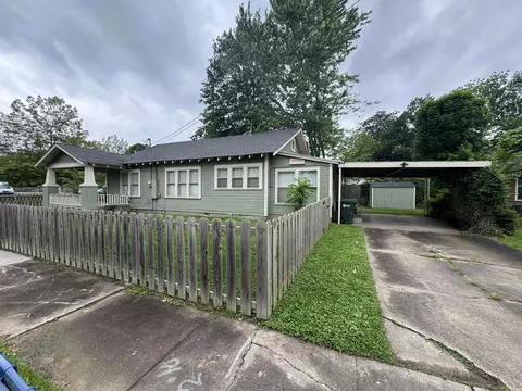 1704 Duncan, Conway, AR 72034 photo 2