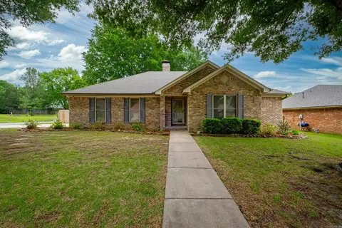2460 Krysal Kreek Dr, Conway, AR 72032
