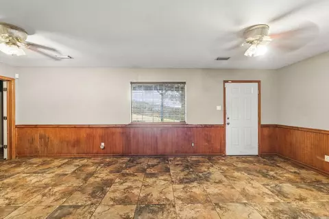 Living - 3075 Sassy Rd, Conway, AR 72034 photo 1 of 2