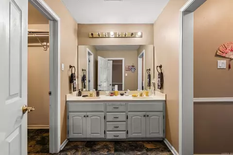 Bath - 3075 Sassy Rd, Conway, AR 72034 photo 1 of 4