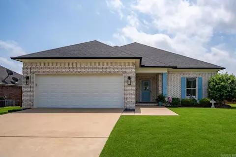 4 Clover Rdg, Vilonia, AR 72173