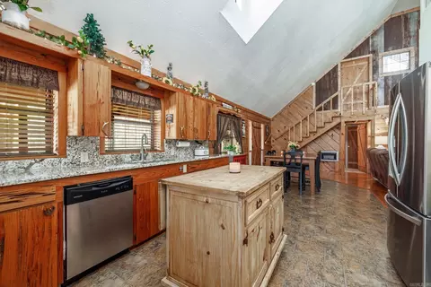 Kitchen - 263 Jenkins Ln, Malvern, AR 72104 photo 1 of 4