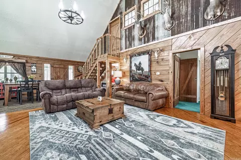 Living - 263 Jenkins Ln, Malvern, AR 72104 photo 4 of 5