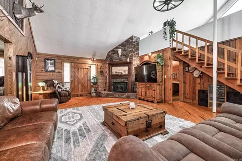 Living - 263 Jenkins Ln, Malvern, AR 72104 photo 1 of 5