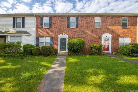 200 Pine Forest 3-b, Maumelle, AR 72113