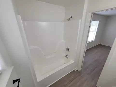 Bath - 1037 Tori Ln, Beebe, AR 72012 photo 4 of 6