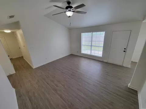 Living - 1037 Tori Ln, Beebe, AR 72012 photo 4 of 4
