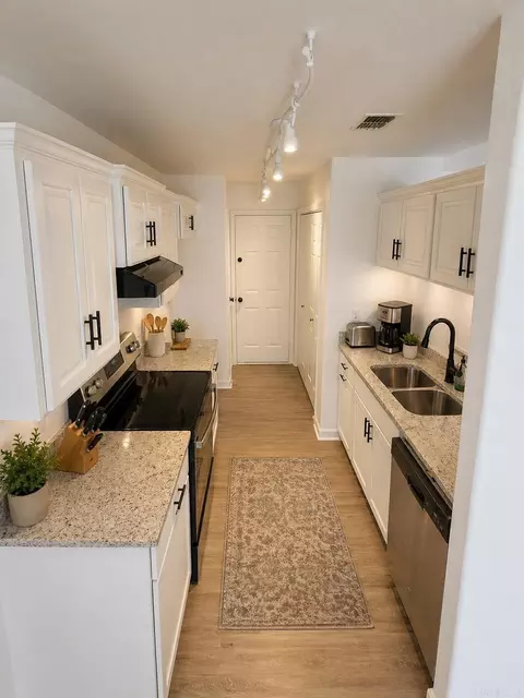 Kitchen - 1037 Tori Ln, Beebe, AR 72012 photo 1 of 4