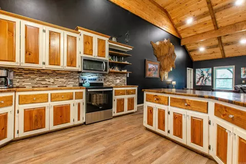 Kitchen - 19688 Mcpherson Rd, Mabelvale, AR 72103 photo 2 of 4