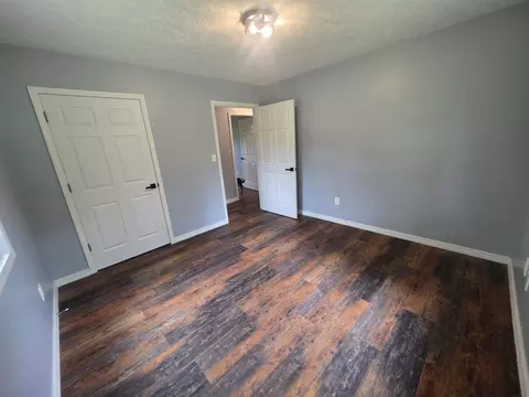 Bedroom - 406 E Cc Rd, Hardy, AR 72542 photo 6 of 7